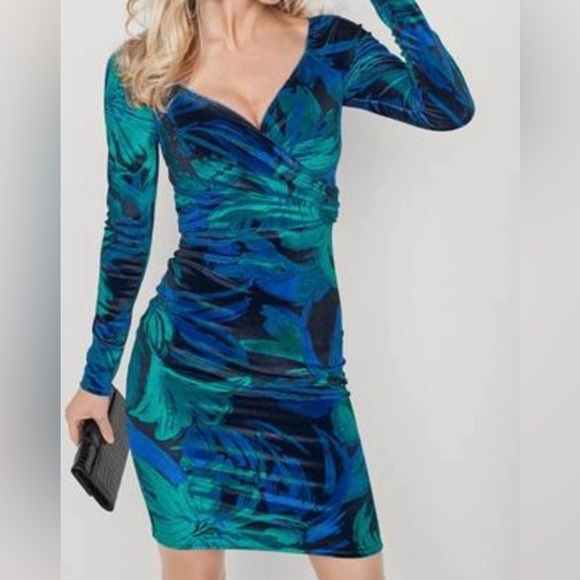 VENUS Dresses & Skirts - VENUS Vibrant Blue and Green Long Sleeve Dress